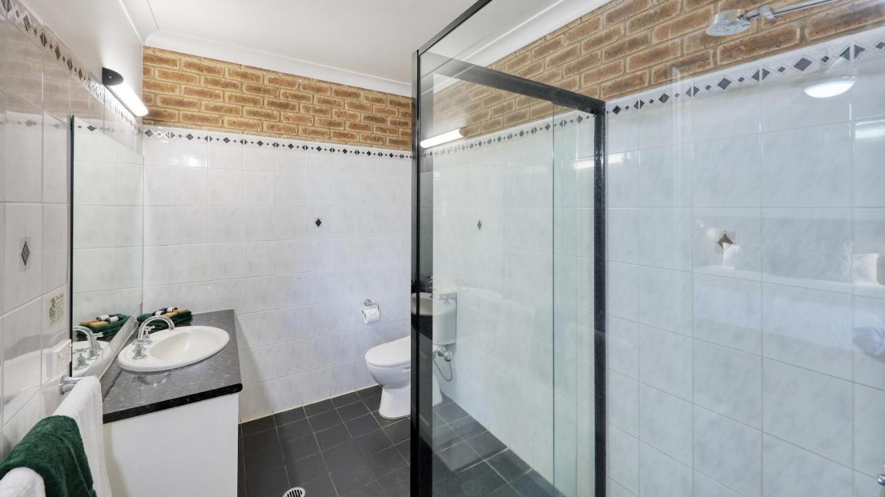 Hamilton Henry Parkes Motor Inn Ngoại thất bức ảnh