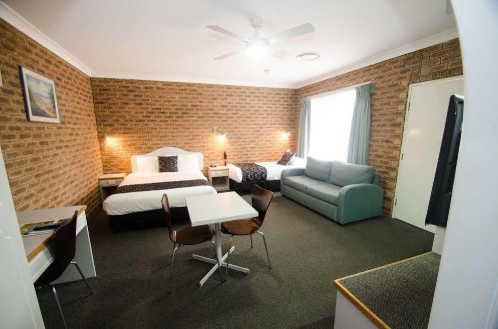Hamilton Henry Parkes Motor Inn Ngoại thất bức ảnh